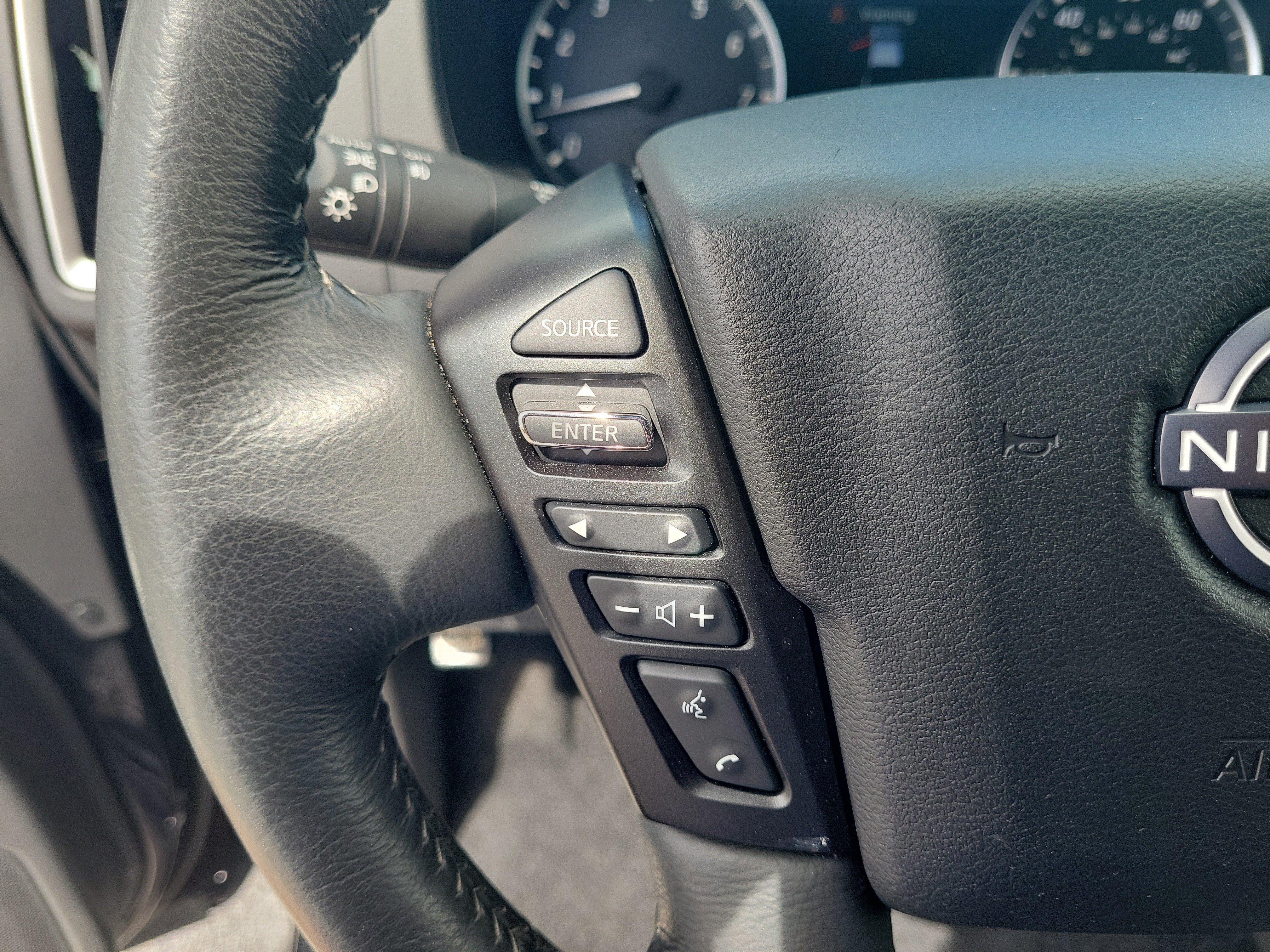 Certified 2025 Nissan Frontier SV w/ SV Convenience Package RWD image 16