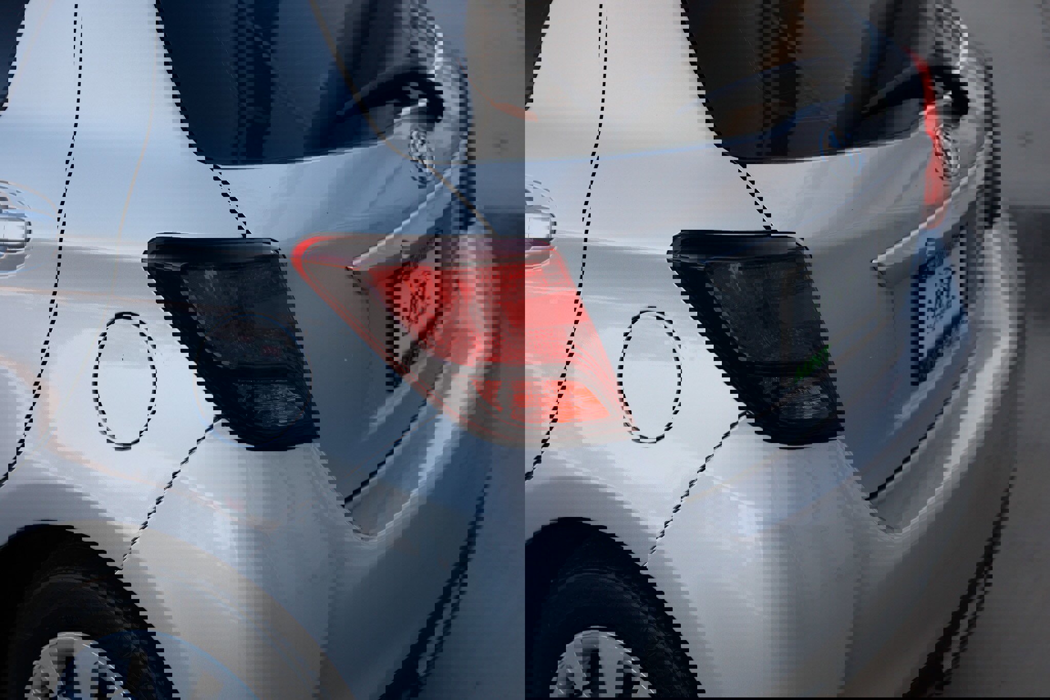 Used 2016 Toyota Yaris L image 37