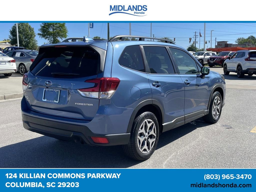 Used 2022 Subaru Forester Premium AWD/4WD image 6
