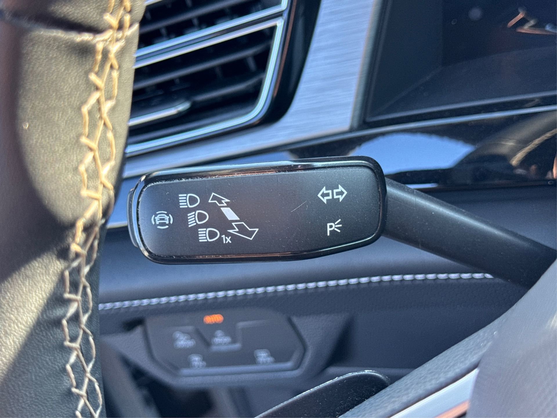 Used 2024 Volkswagen Atlas Cross Sport SE w/ Panoramic Sunroof Package image 34