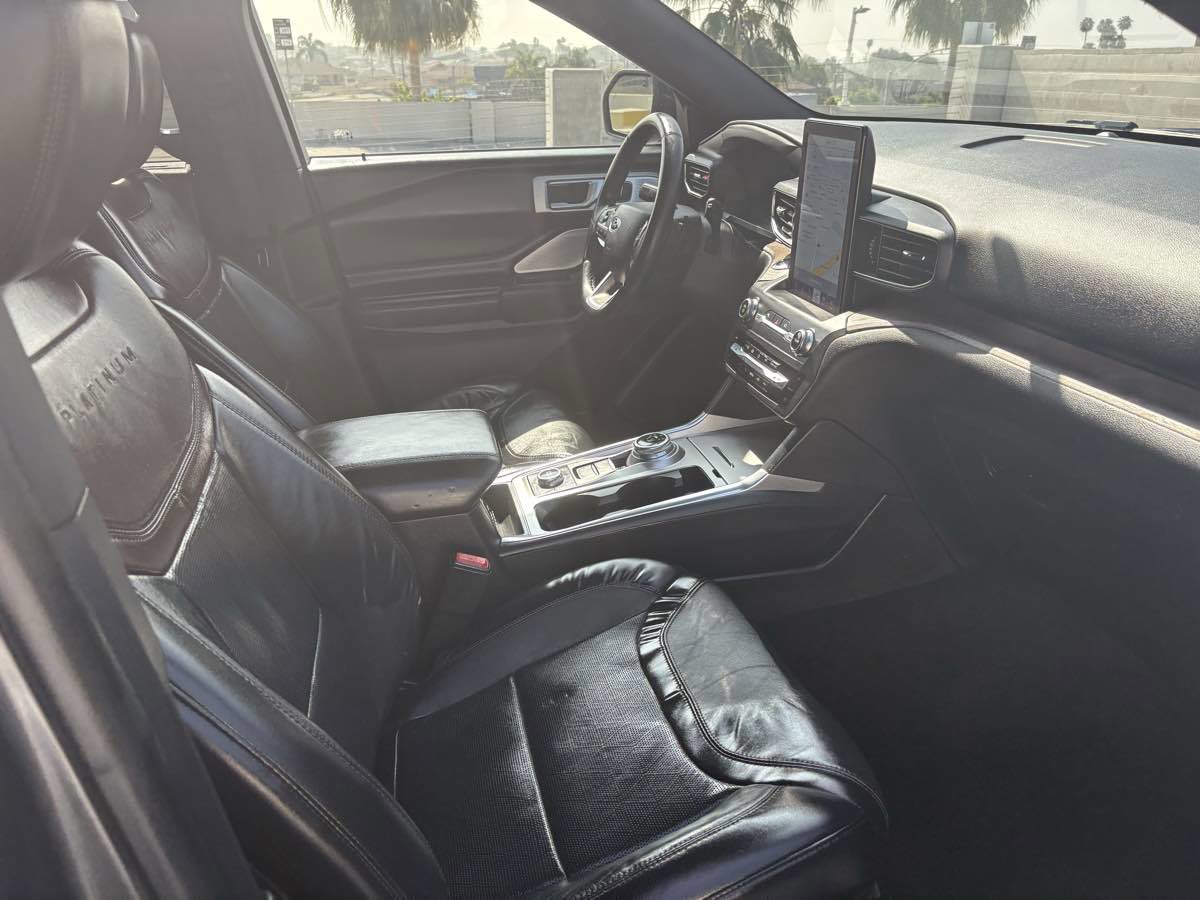 Used 2020 Ford Explorer Platinum w/ Premium Technology Package image 20