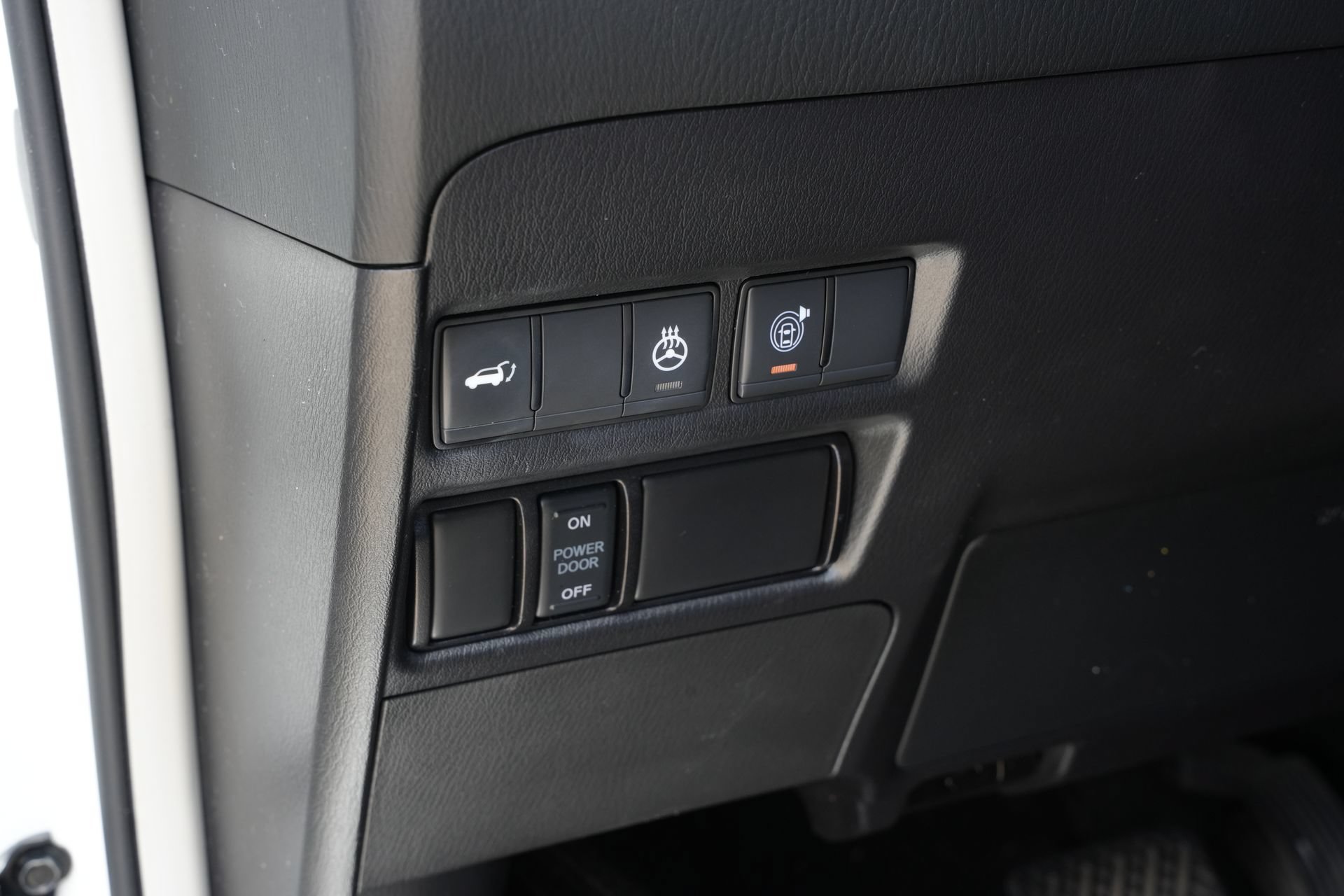 Used 2023 Nissan Armada Platinum w/ Captain's Chairs Package RWD image 17