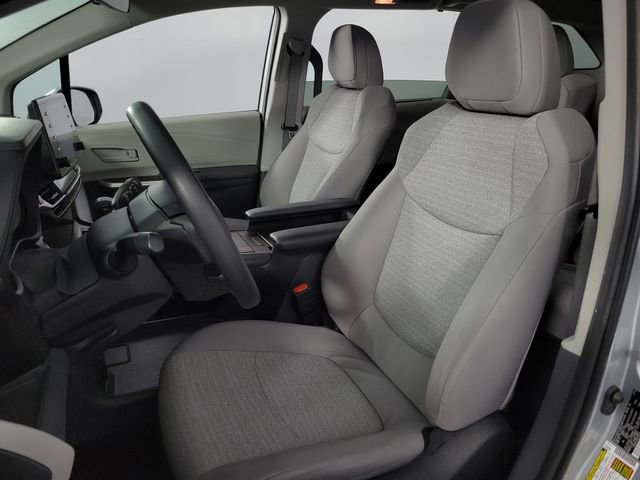 Used 2022 Toyota Sienna LE FWD image 14