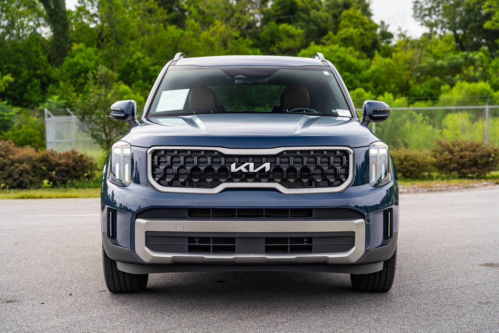 Used 2023 Kia Telluride EX X-Line AWD/4WD image 2