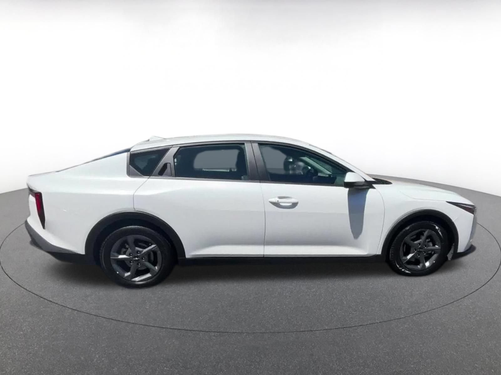 Used 2025 Kia K4 FWD image 16