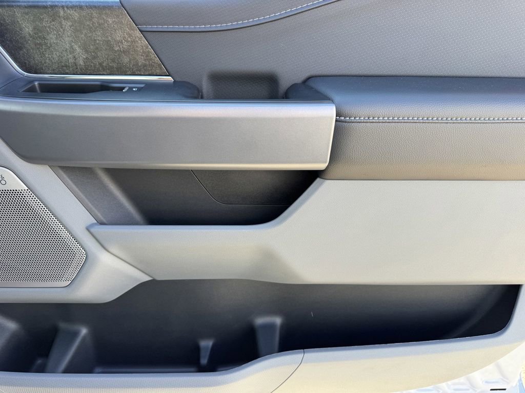 Used 2025 Ford F150 Lightning Flash AWD/4WD image 8