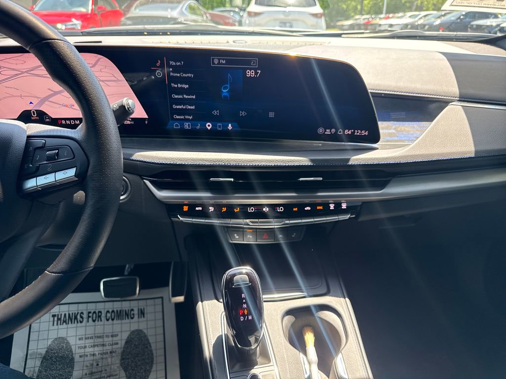 Used 2025 Cadillac XT4 Sport w/ Cold Weather Package FWD image 18