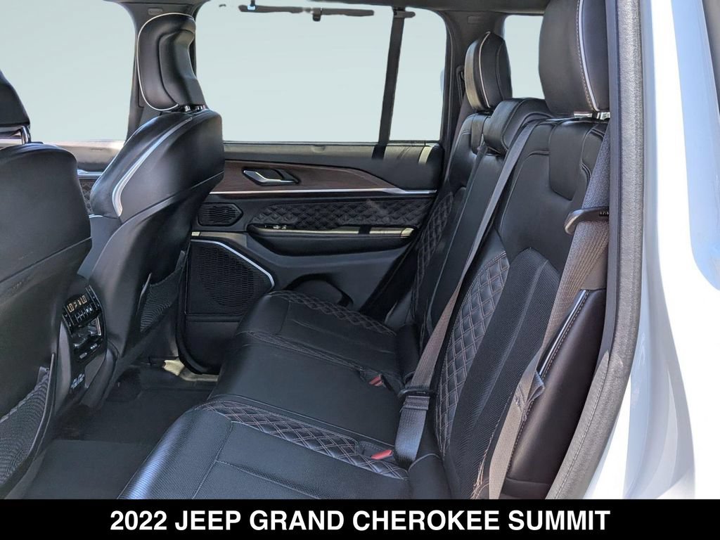 Certified 2022 Jeep Grand Cherokee Summit w/ Luxury Tech Group V RWD image 17