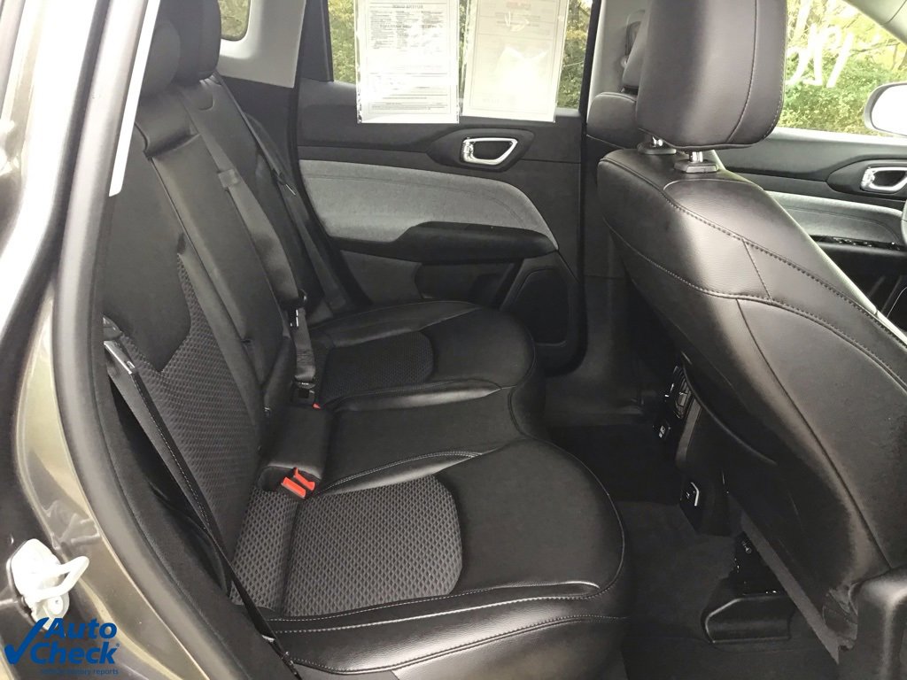 Used 2022 Jeep Compass Latitude image 15