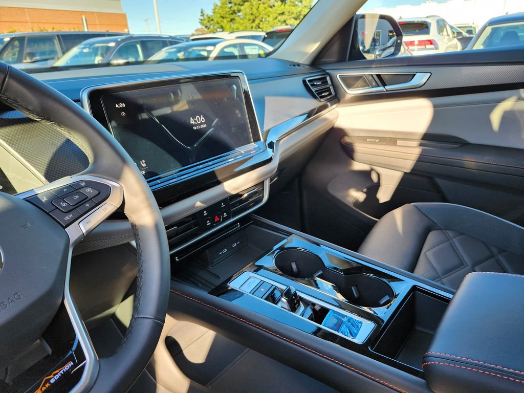 New 2026 Volkswagen Atlas Peak Edition image 7