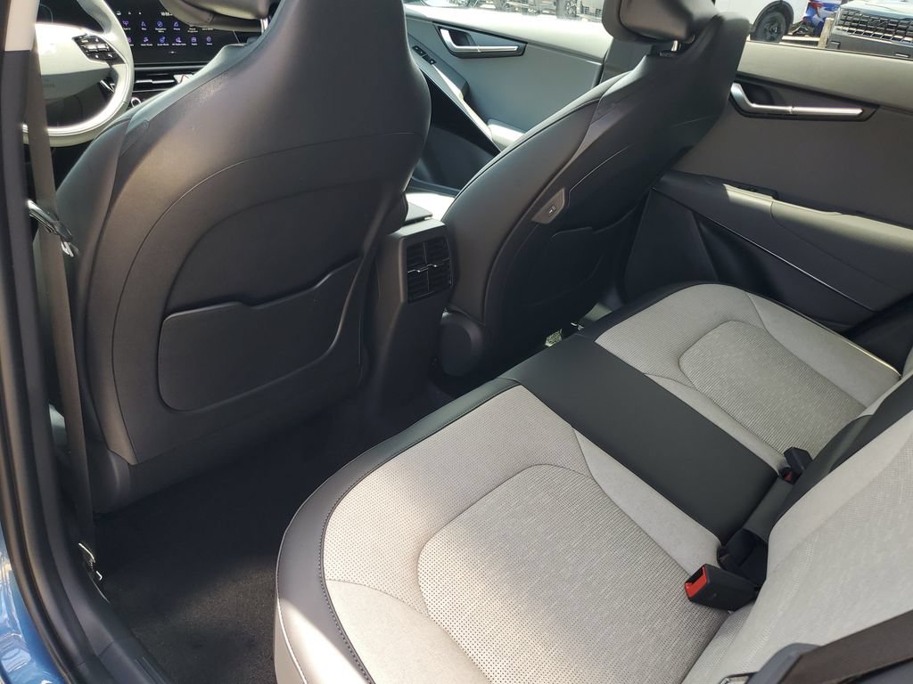 New 2026 Kia Niro FWD image 23