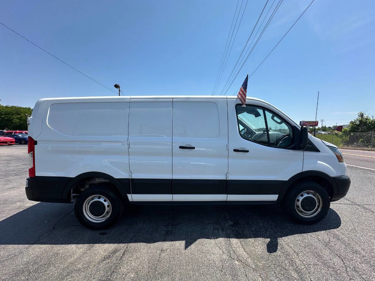 Used 2019 Ford Transit 250 130 Low Roof RWD image 5