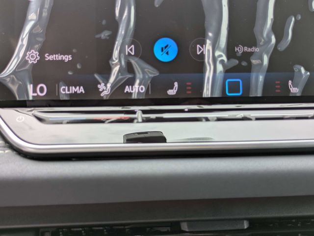 New 2026 Volkswagen Tiguan SE R-Line FWD image 24