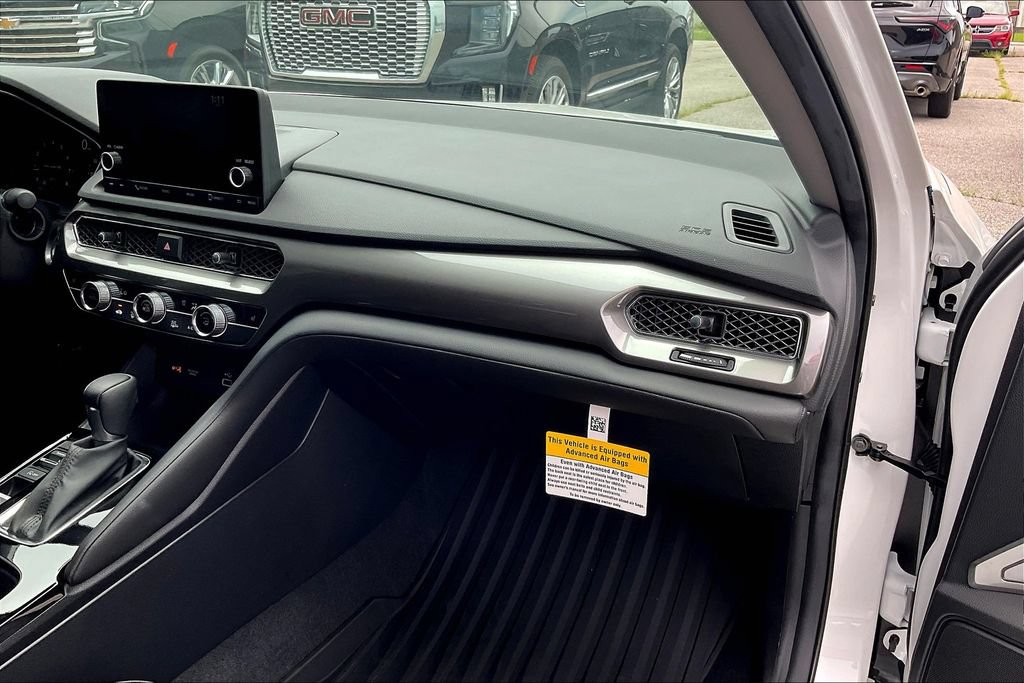 New 2025 Acura Integra FWD image 8