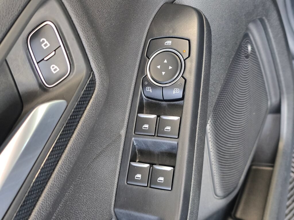 Used 2025 Ford Escape ST-Line Select AWD/4WD image 18