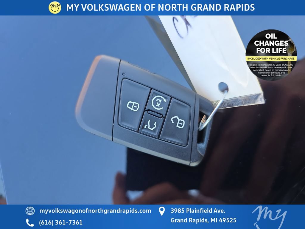 Used 2024 Volkswagen Tiguan SE R-Line AWD/4WD image 49