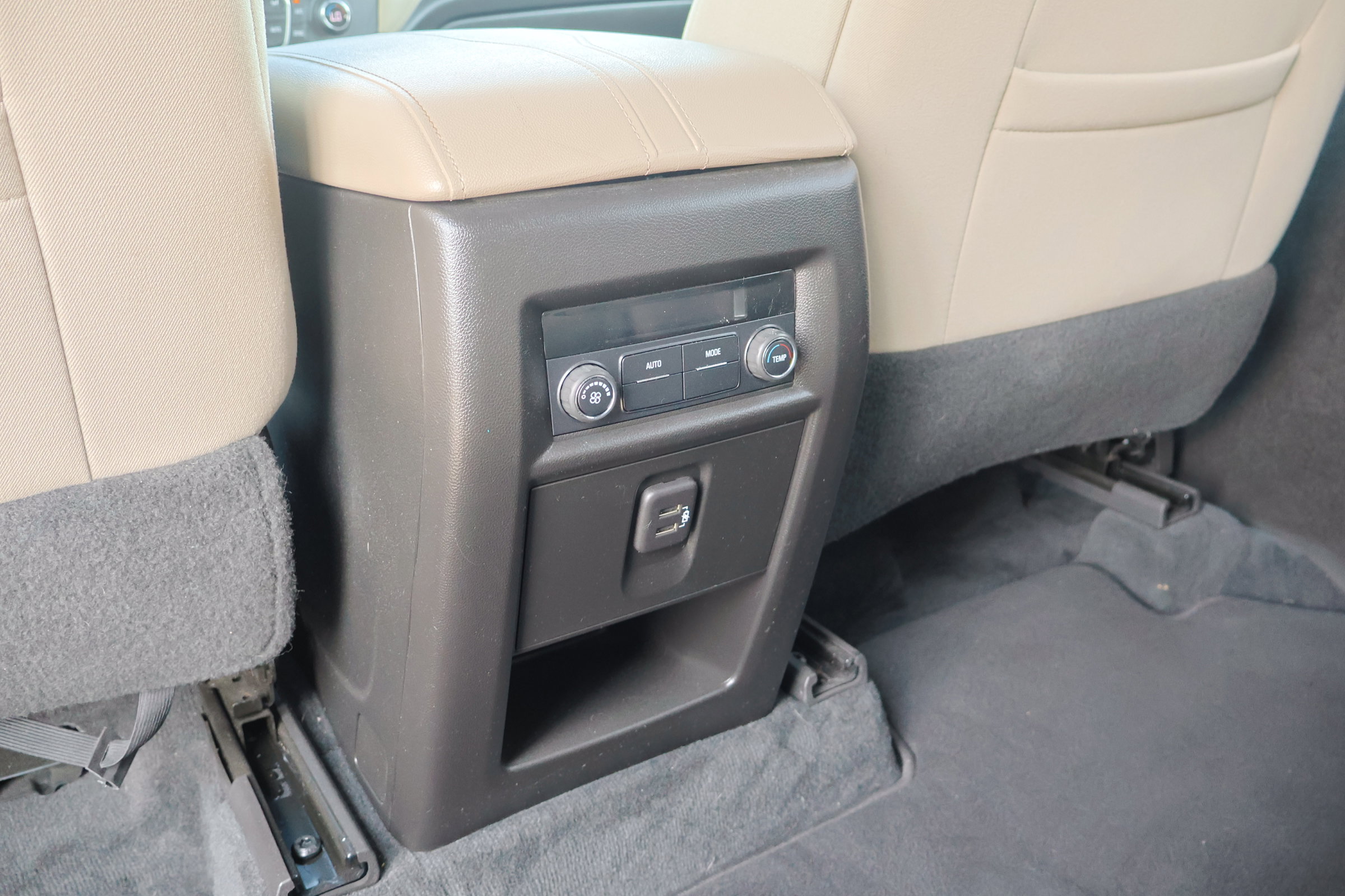 Used 2022 Chevrolet Traverse LS w/ LPO, Cargo Package image 30