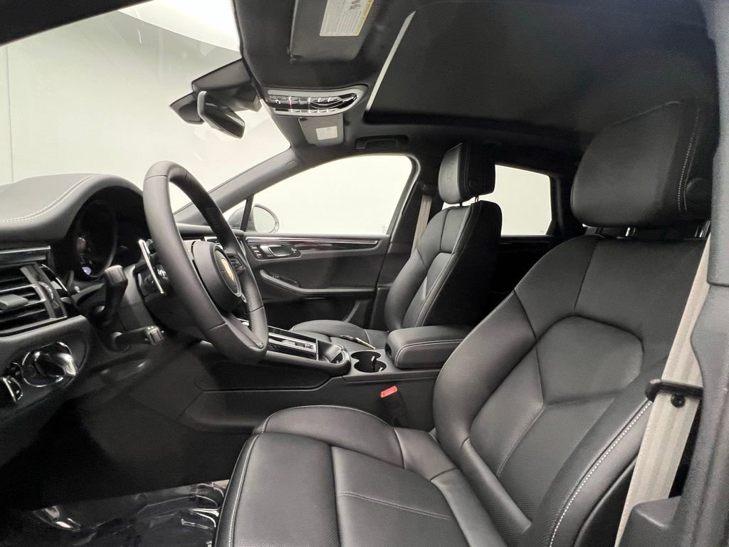 Used 2026 Porsche Macan image 5