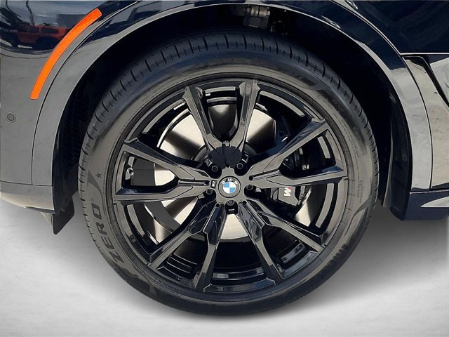 Used 2025 BMW X7 xDrive40i w/ M Sport Package AWD/4WD image 9