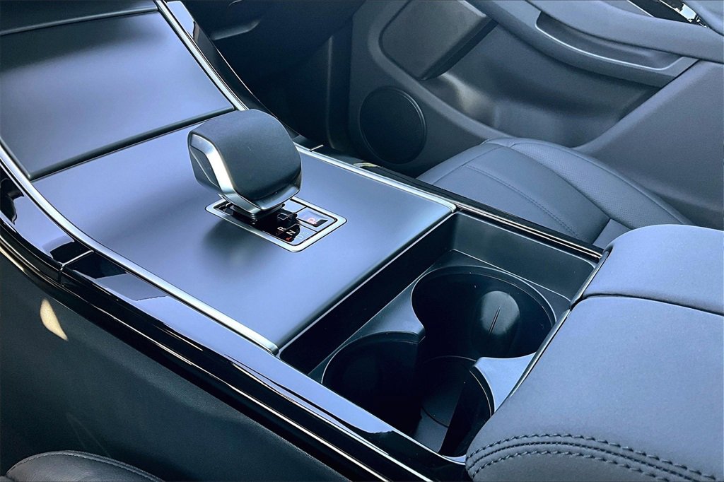 New 2026 Land Rover Range Rover Evoque S image 8