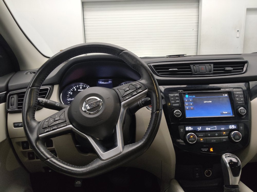 Used 2018 Nissan Rogue Sport SL w/ SL Premium Package FWD image 22