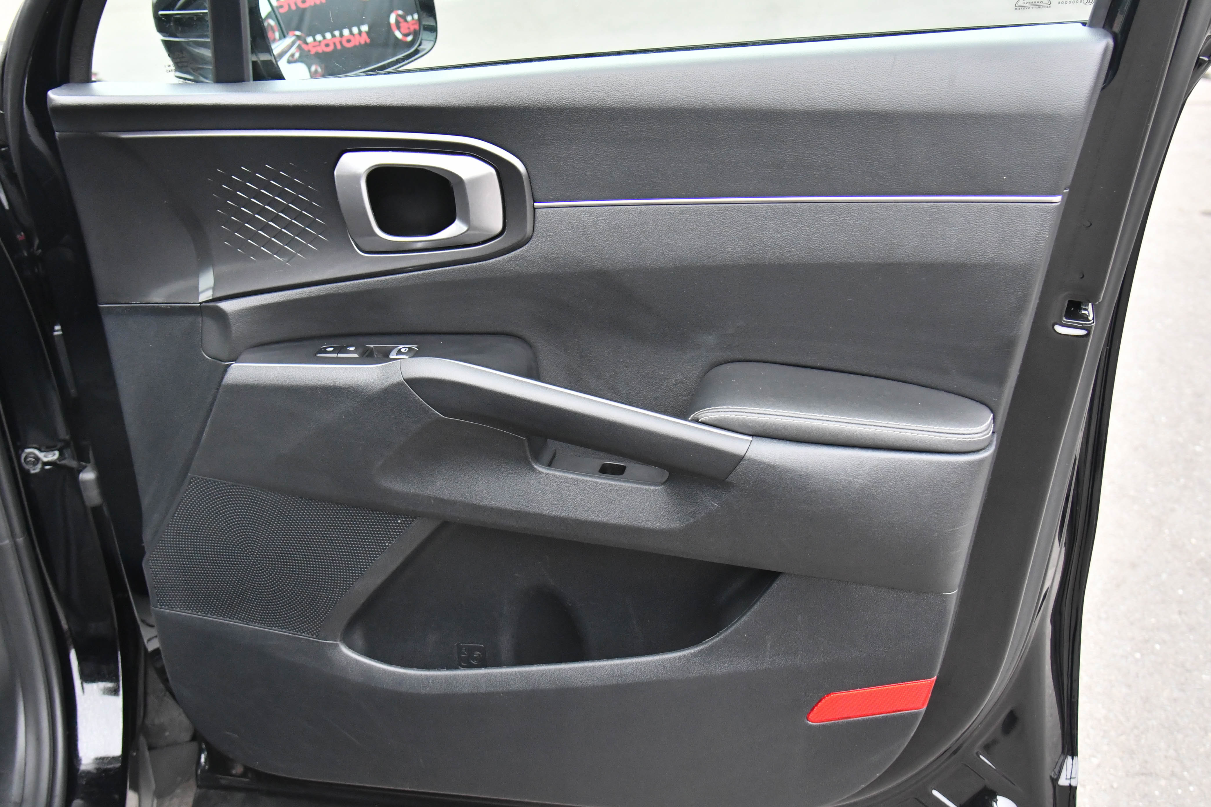 Used 2023 Kia Sorento LX image 38