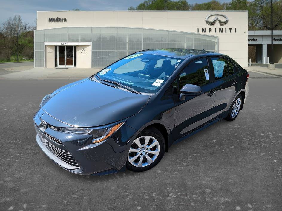 Used 2025 Toyota Corolla LE FWD image 1
