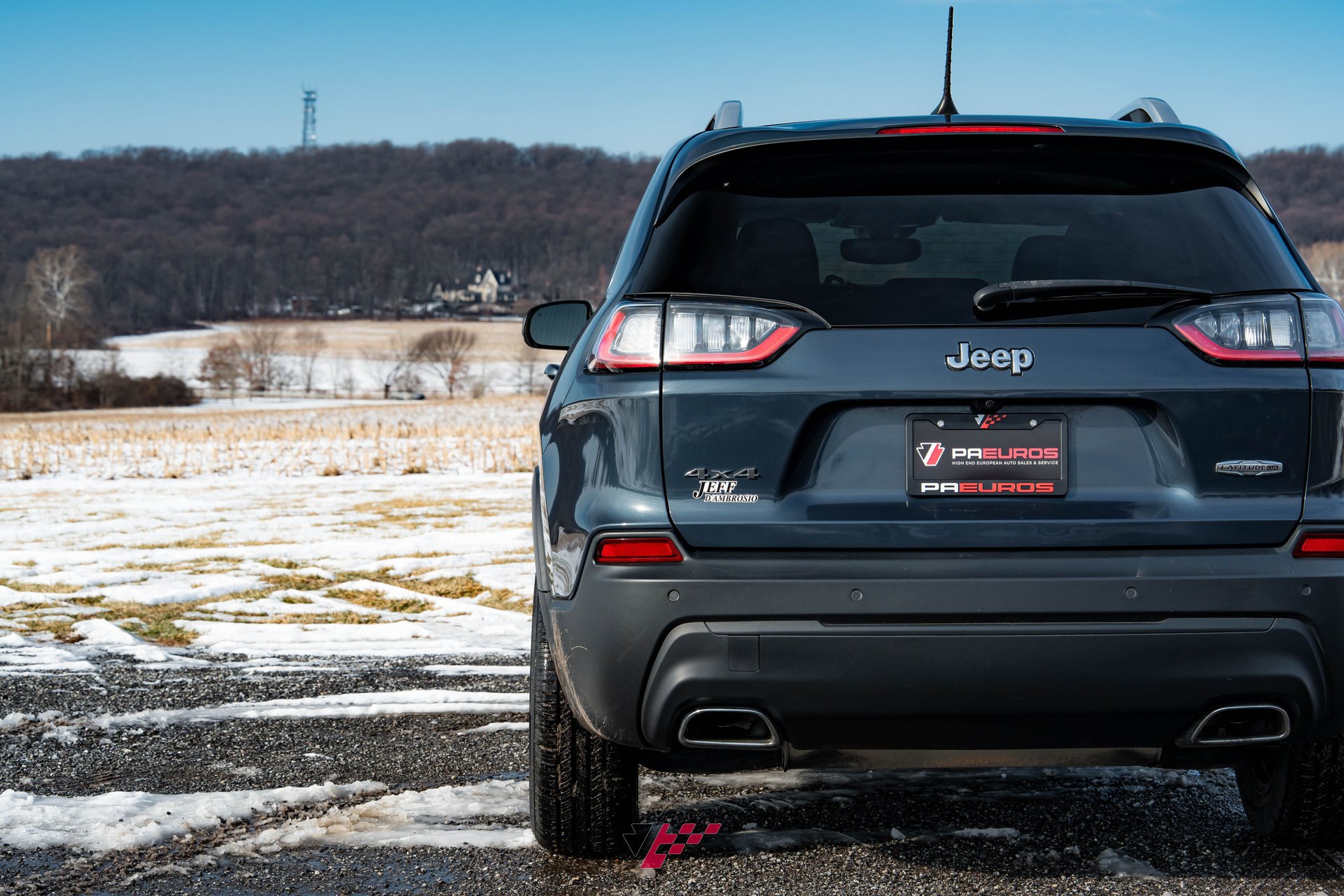 Used 2021 Jeep Cherokee Latitude Lux w/ Comfort/Convenience Group image 14