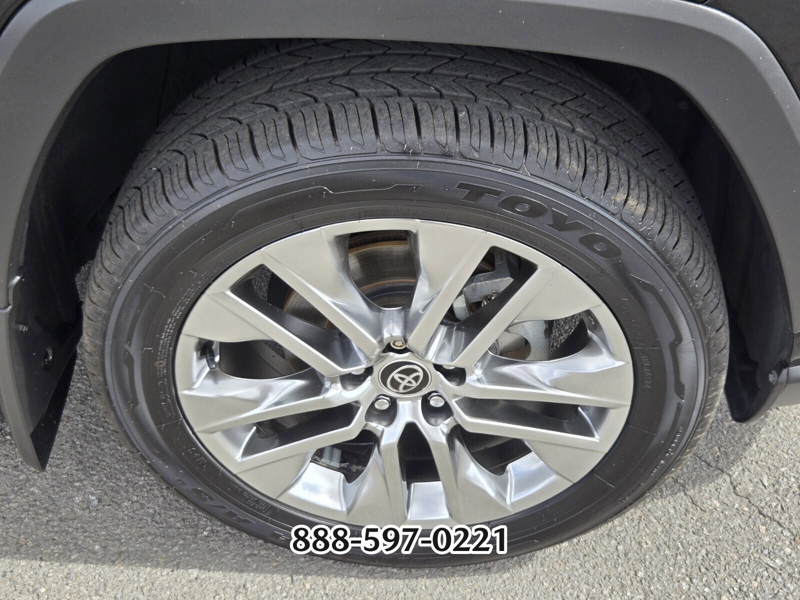 Used 2021 Toyota RAV4 XLE Premium image 20