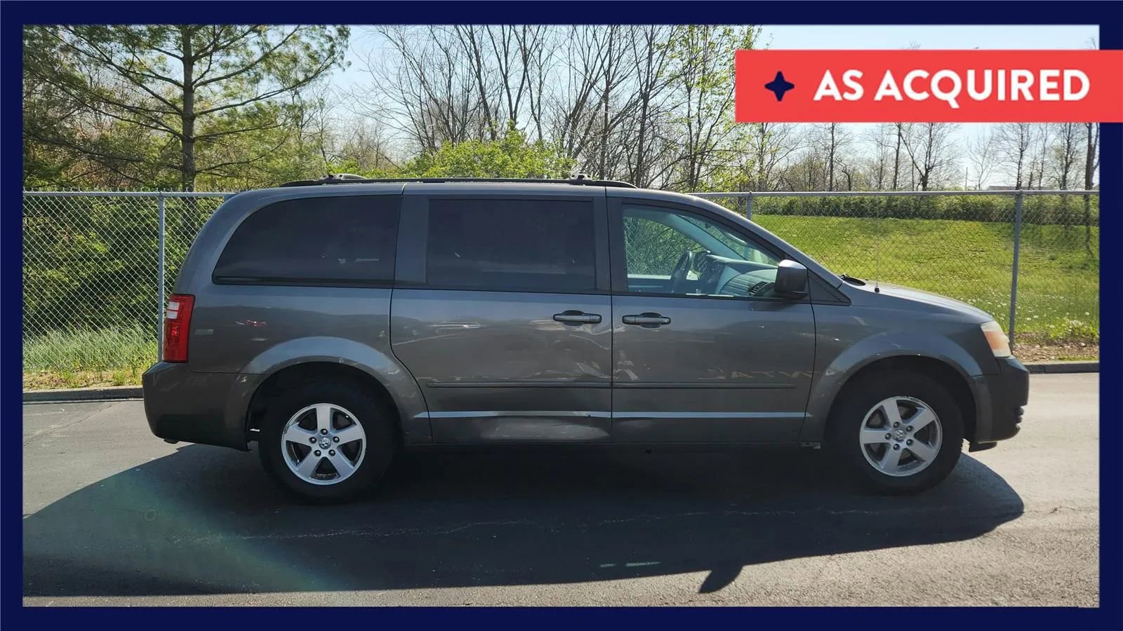 Used 2010 Dodge Grand Caravan Hero w/ Popular Equipment Group image 1
