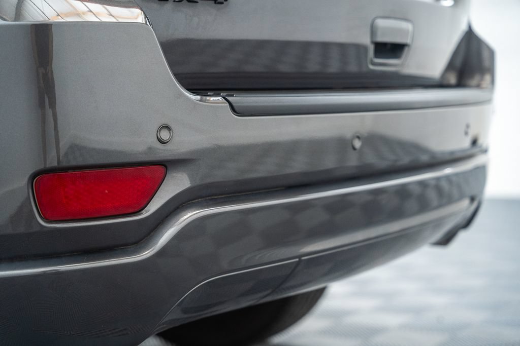 Used 2021 Jeep Grand Cherokee Laredo X AWD/4WD image 9