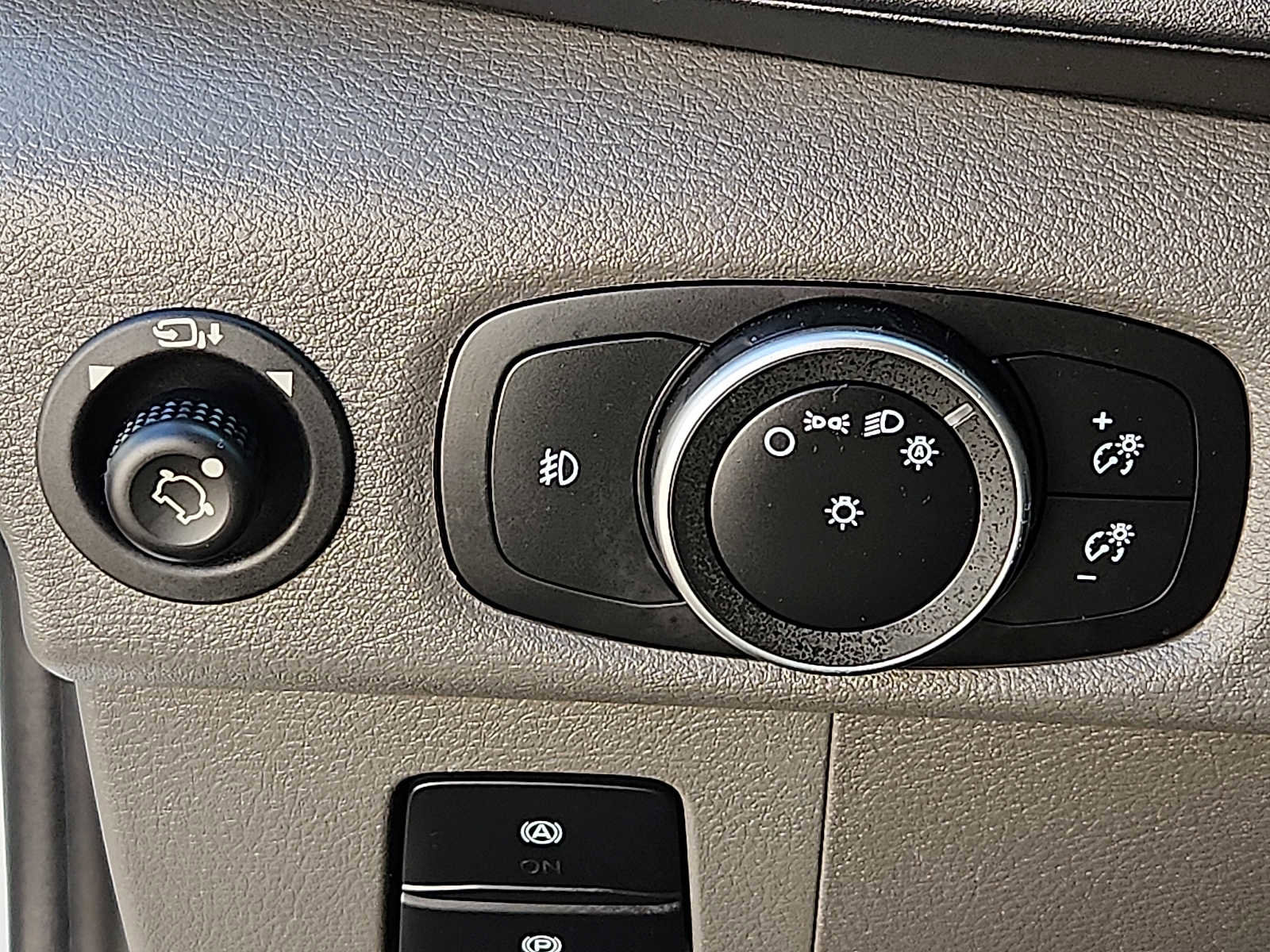 Used 2024 Ford Transit 350 XLT image 24