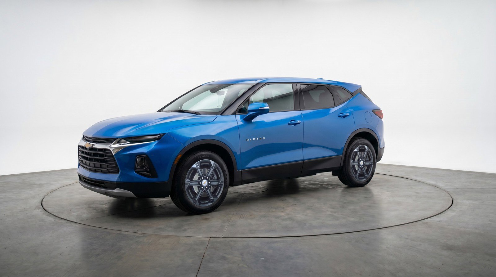 Used 2025 Chevrolet Blazer LT FWD image 3