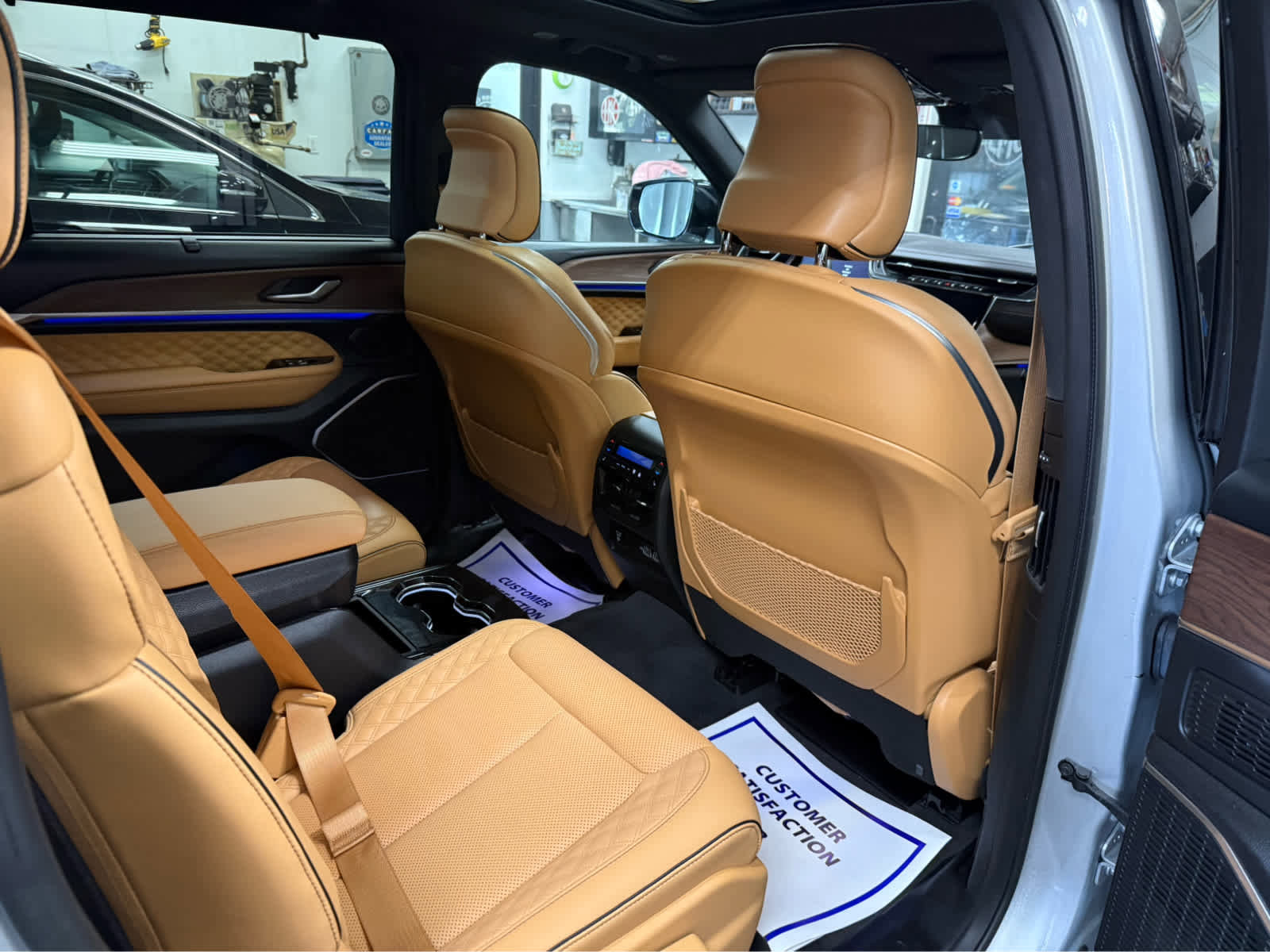 Used 2021 Jeep Grand Cherokee L Summit w/ Luxury Tech Group V image 28