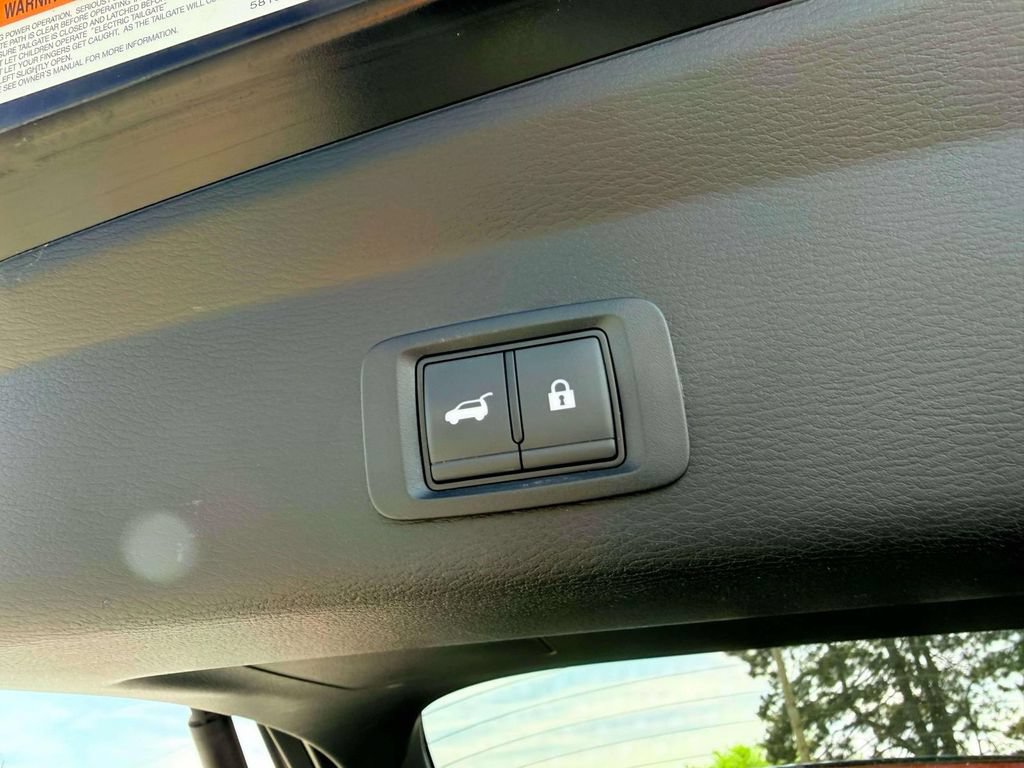 Used 2025 Mitsubishi Outlander SE FWD image 12