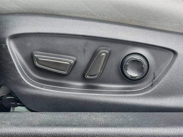 Used 2019 Toyota Avalon Limited FWD image 24