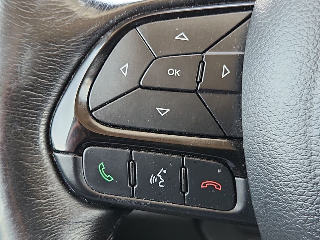 Certified 2017 Jeep Renegade Altitude FWD image 25