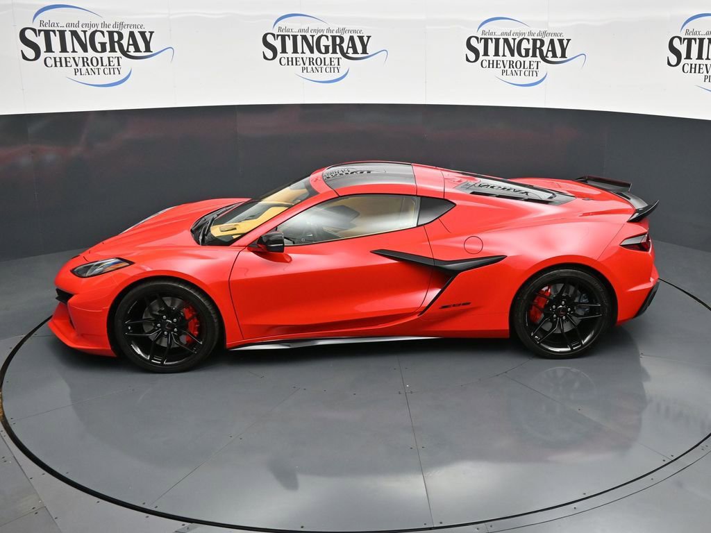Used 2025 Chevrolet Corvette Z06 image 12