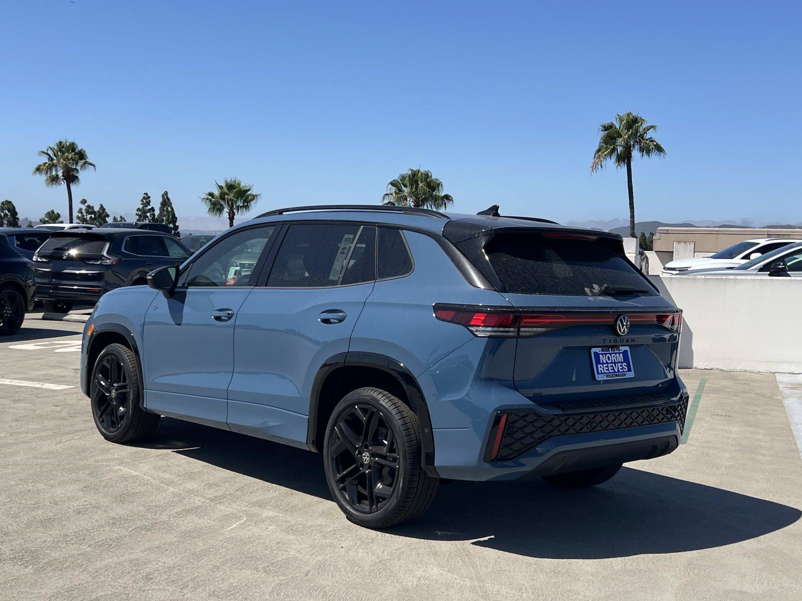 New 2026 Volkswagen Tiguan SE R-Line AWD/4WD image 3
