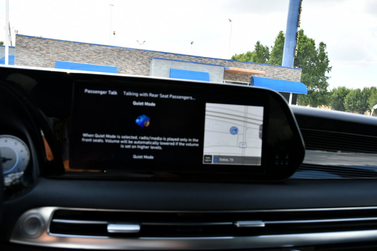 Used 2024 Hyundai Palisade Calligraphy image 30