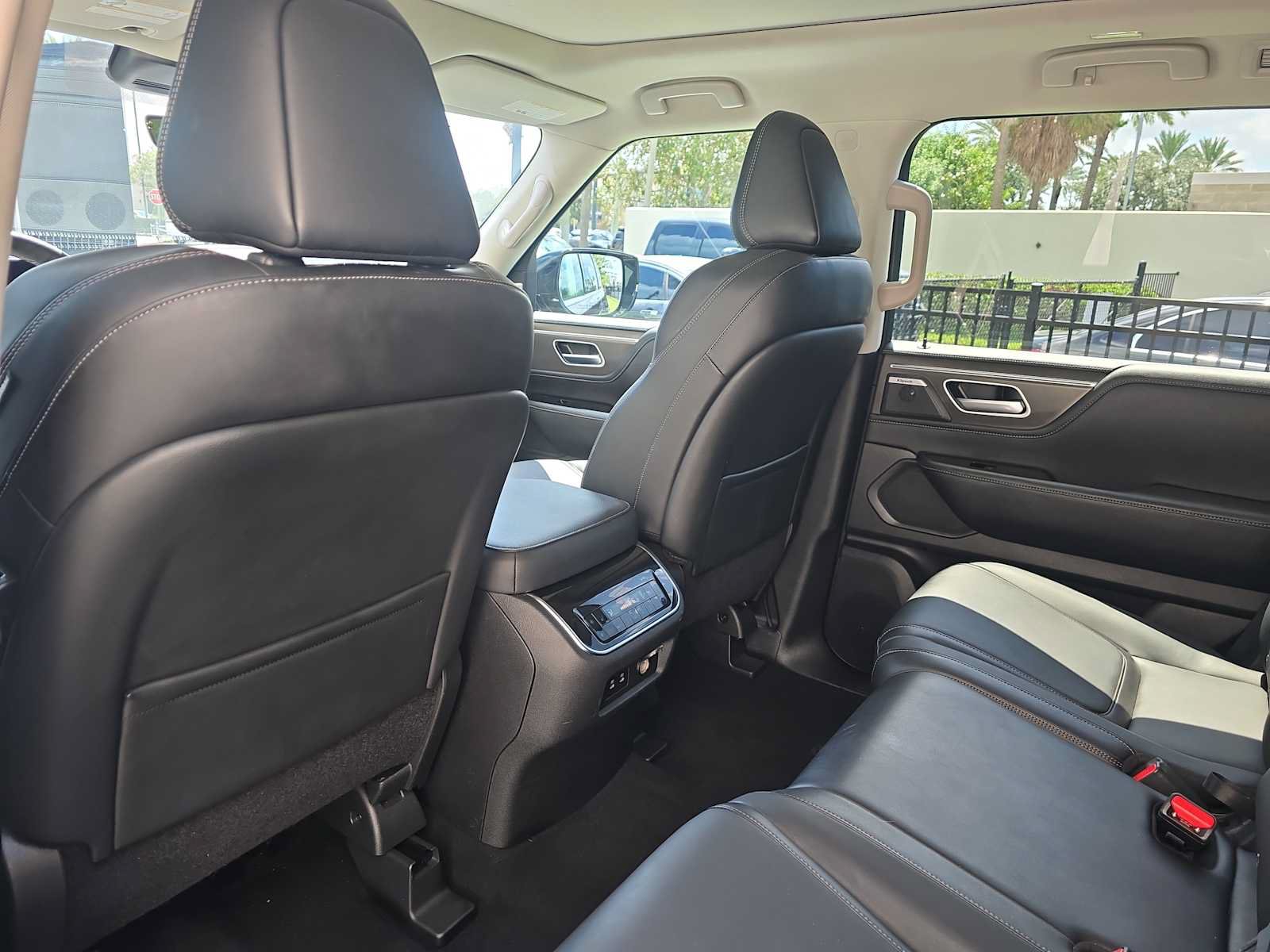 Certified 2025 INFINITI QX80 Pure RWD image 11
