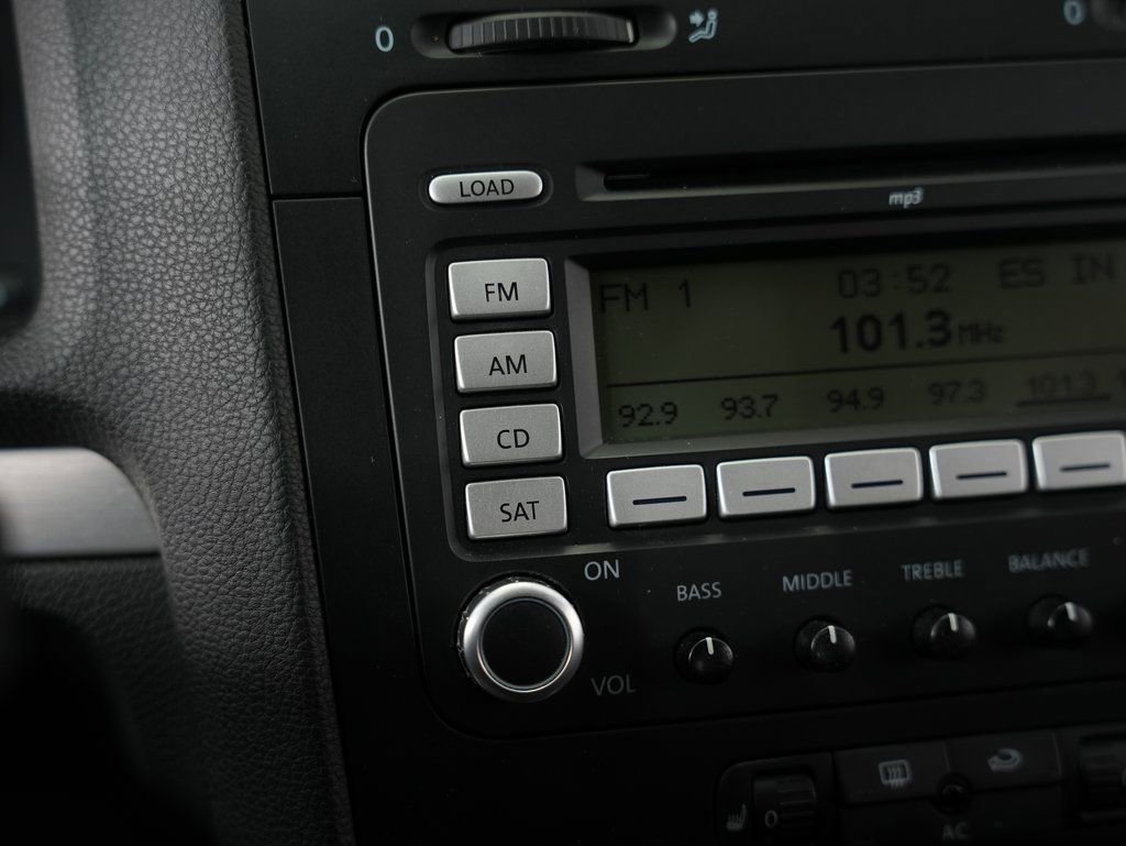 Used 2009 Volkswagen GTI 4-Door image 20