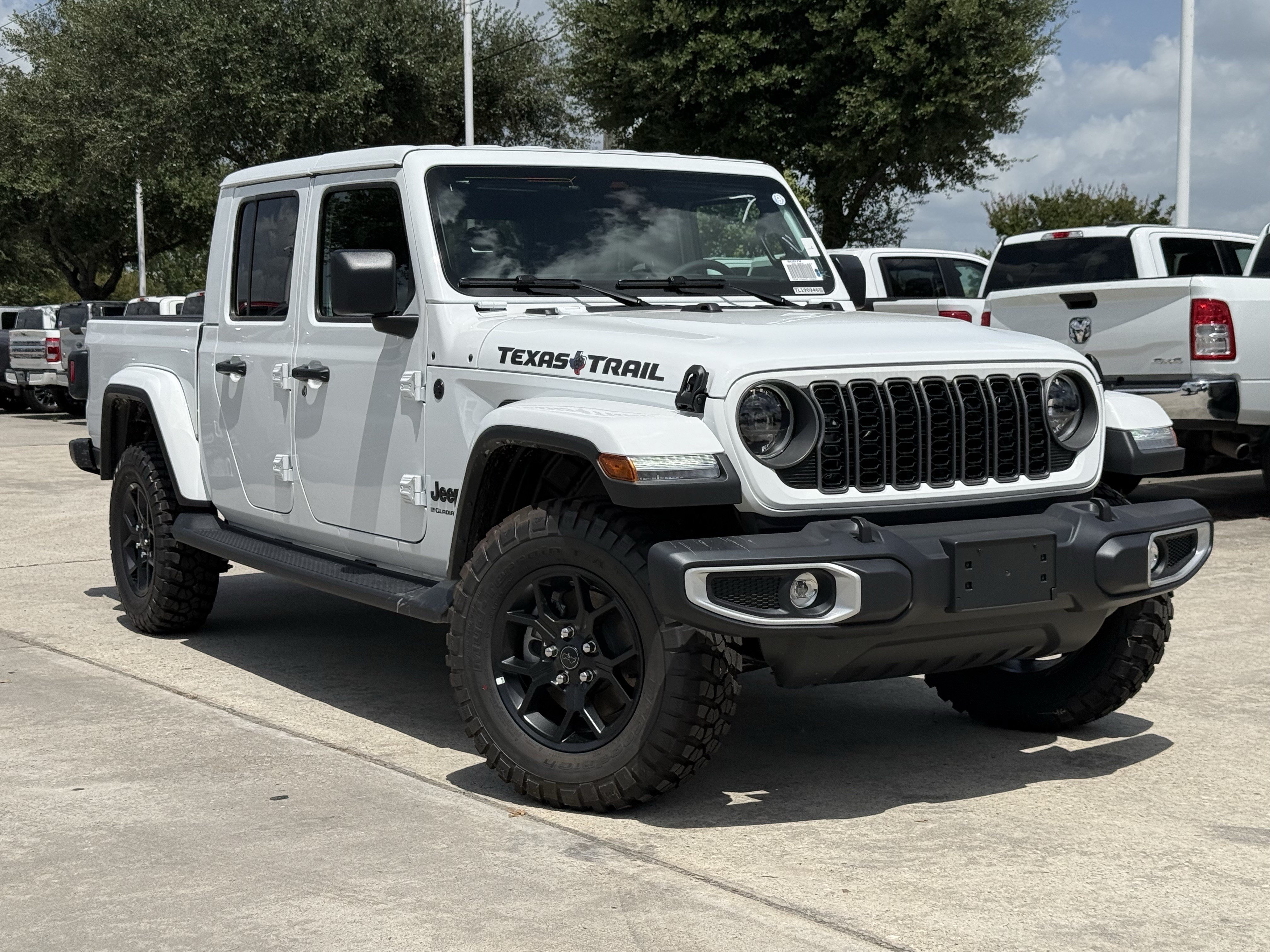 New 2026 Jeep Gladiator Sport AWD/4WD image 2