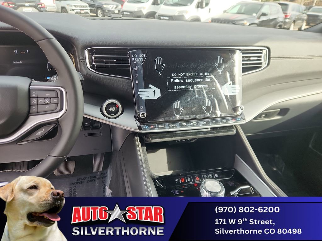 New 2025 Jeep Wagoneer L Series II w/ Convenience Group I image 16