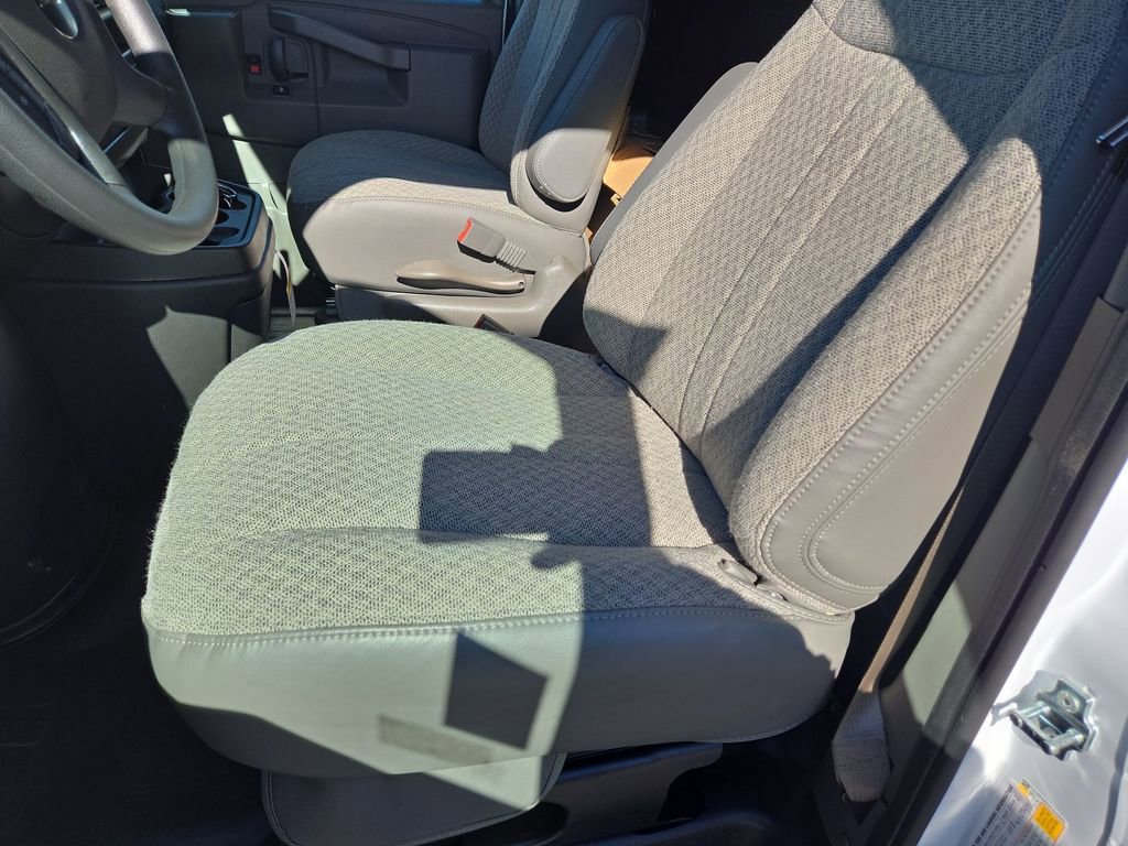 New 2026 Chevrolet Express 2500 w/ Driver Convenience Package image 9