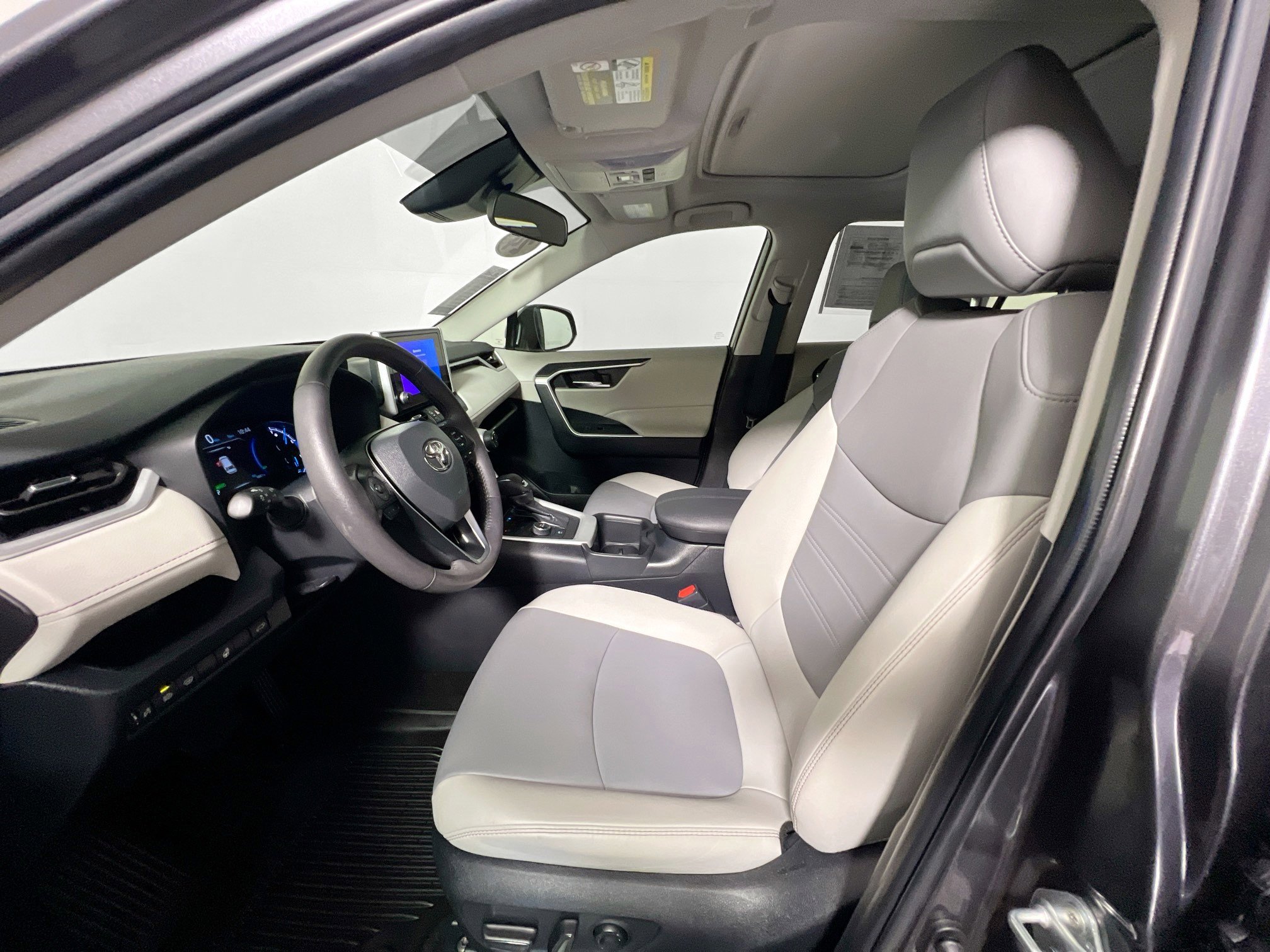 Used 2024 Toyota RAV4 XLE Premium image 14