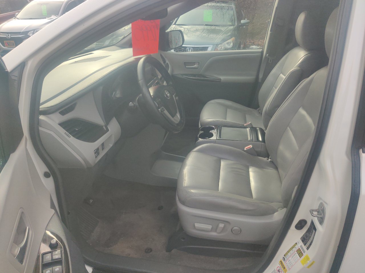 Used 2015 Toyota Sienna XLE image 12