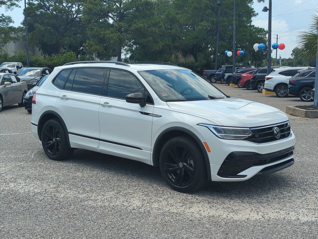 Certified 2023 Volkswagen Tiguan SE R-Line FWD image 9