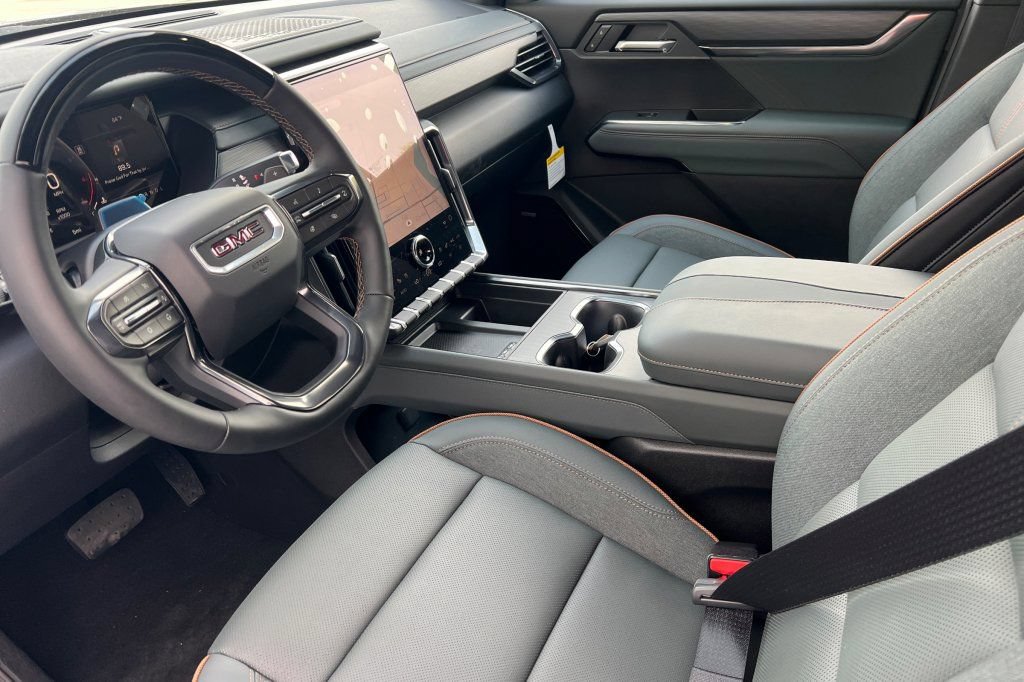 New 2026 GMC Acadia AT4 w/ Super Cruise Package AWD/4WD image 7
