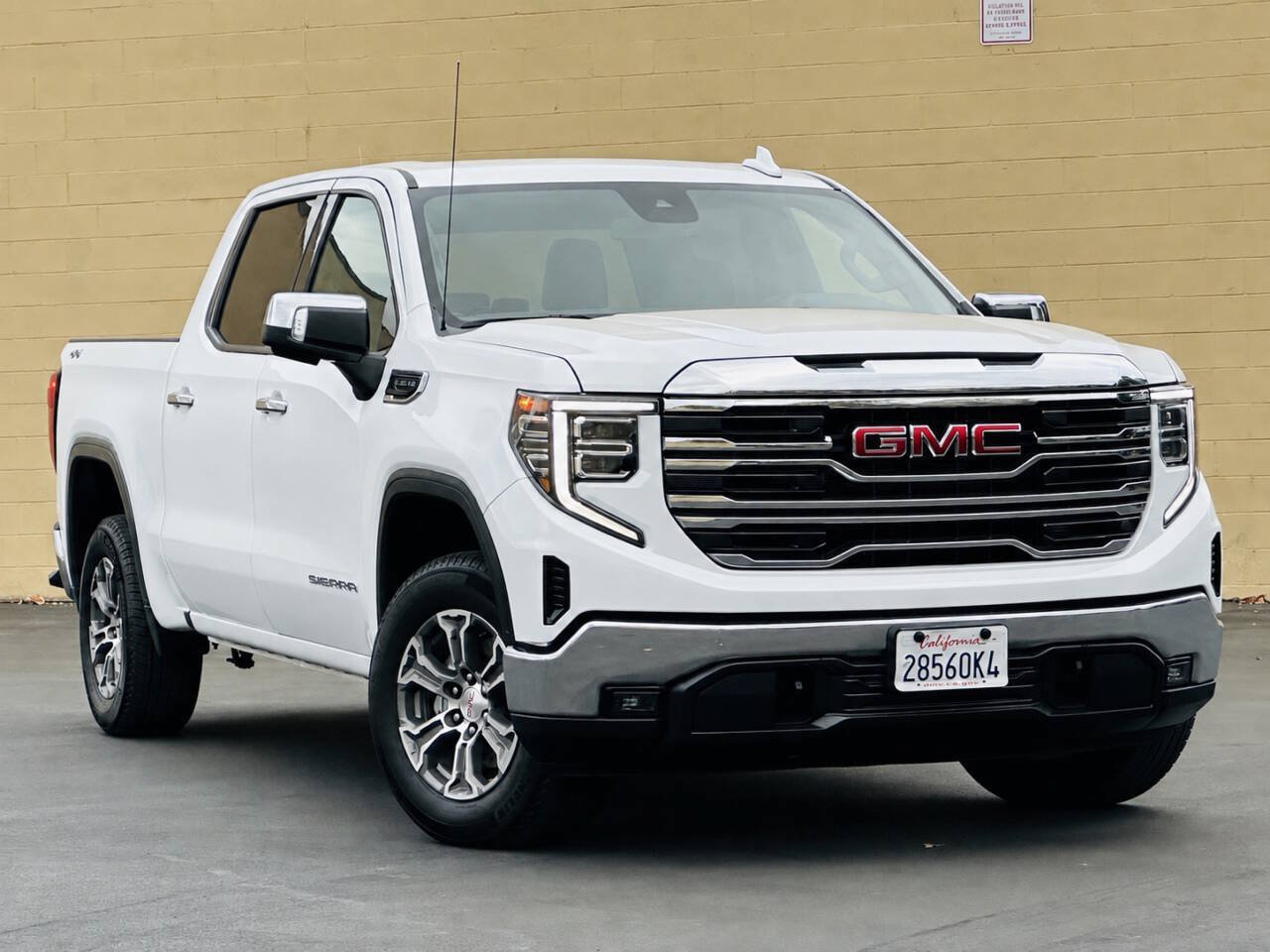 Used 2026 GMC Sierra 1500 SLT AWD/4WD image 1